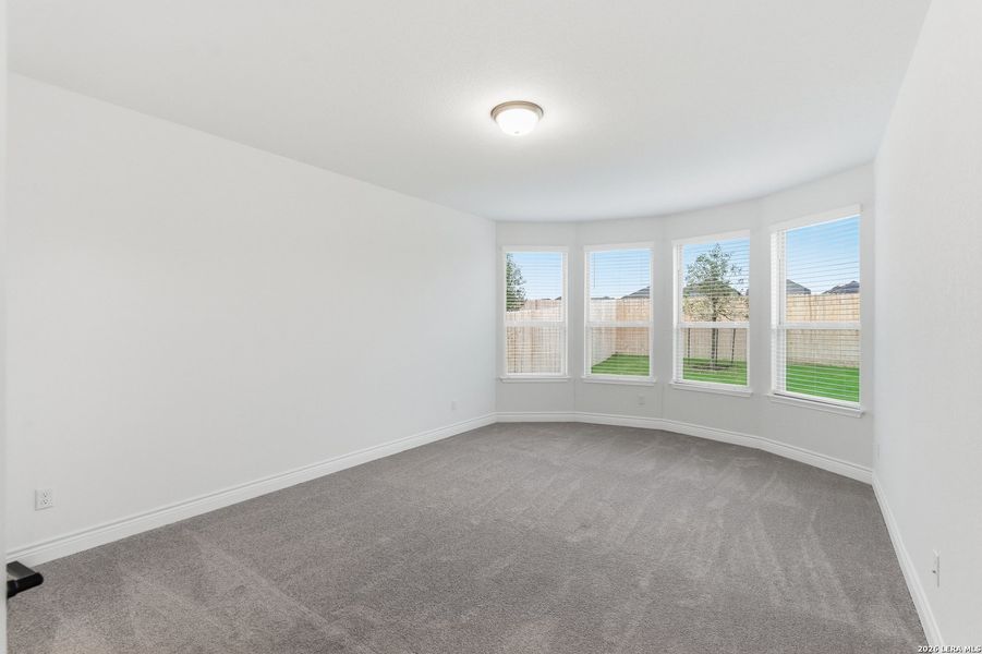 Spacious, unfurnished interior of a new home in Davis Ranch, San Antonio (Image 24).