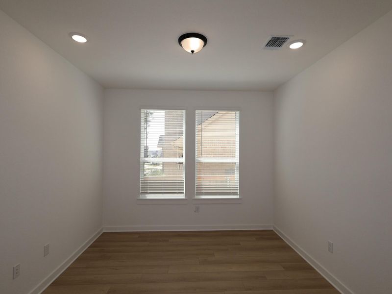 Spacious, unfurnished interior of a new home in Edgewood, Leander (Image 20).