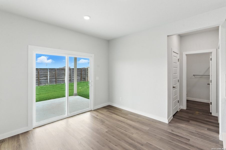 Spacious, unfurnished interior of a new home in Weltner Farms 50’s, New Braunfels (Image 33).