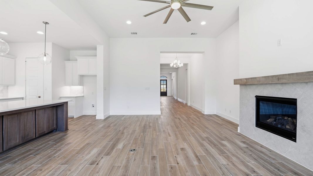 Spacious, unfurnished interior of a new home in Hillstead, Lavon (Image 20).