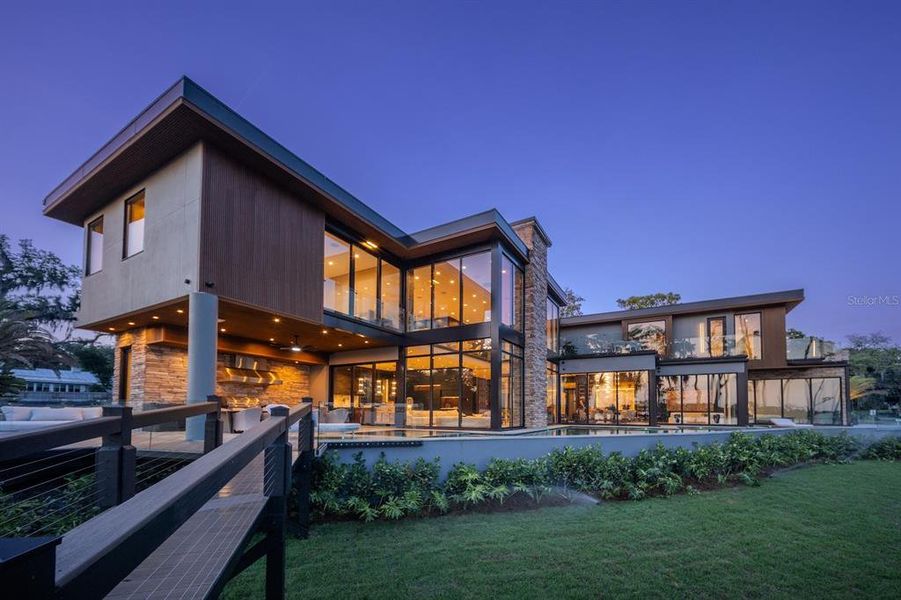 Community amenities in , Windermere (Image 70).