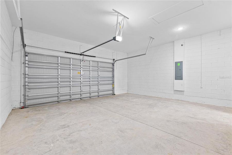 Spacious, unfurnished interior of a new home in Osprey Ranch, Winter Garden (Image 28).