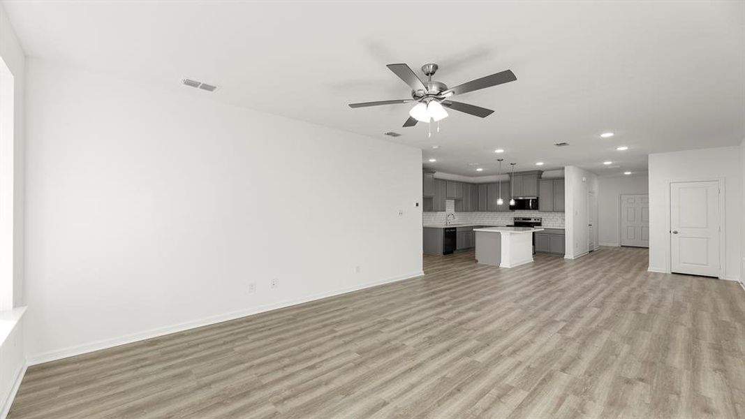 13. 2925 Kimberwick - Family (2)