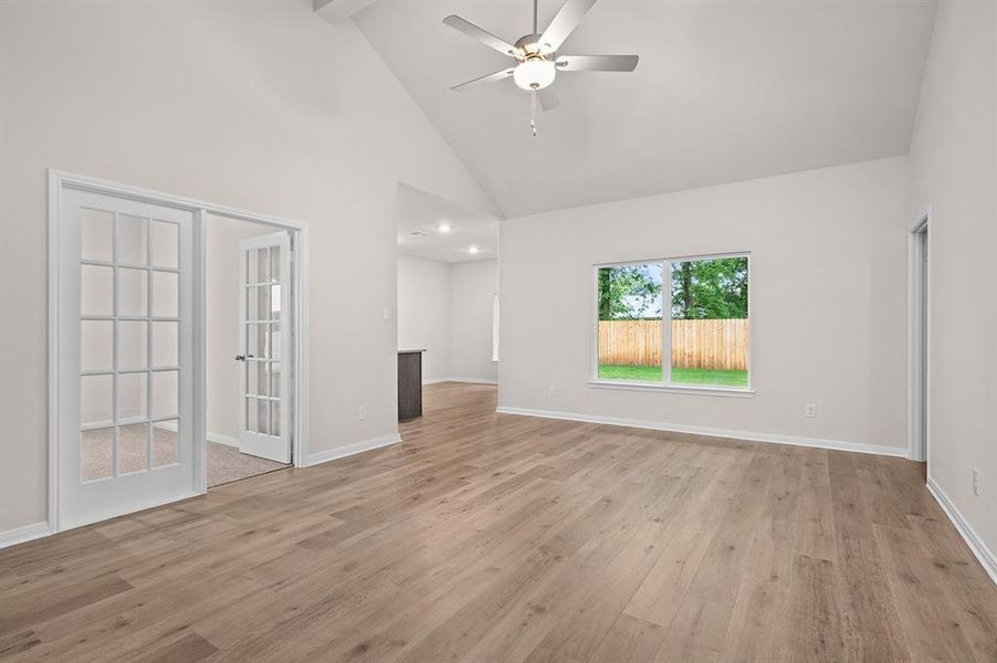 Spacious, unfurnished interior of a new home in Creekside Estates, Terrell (Image 5).
