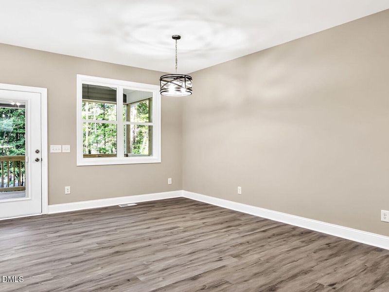 009-1280x960-dining-room