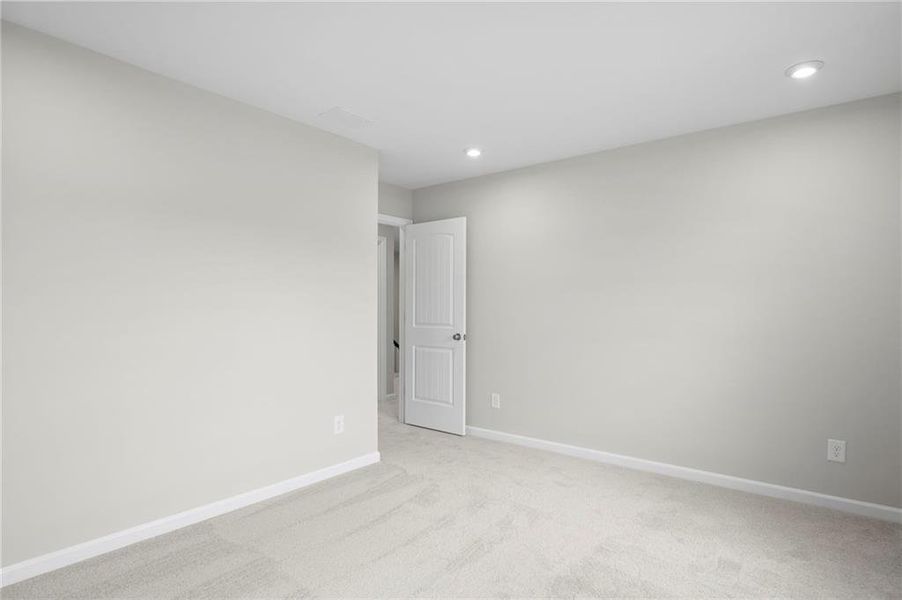 Spacious, unfurnished interior of a new home in Sage Woods, Dallas (Image 13).