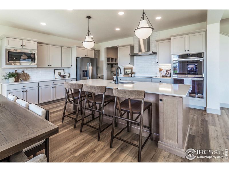 EXAMPLE PHOTO: KITCHEN W/ ISLAND EXAMPLE PHOTO: KITCHEN W/ ISLAND