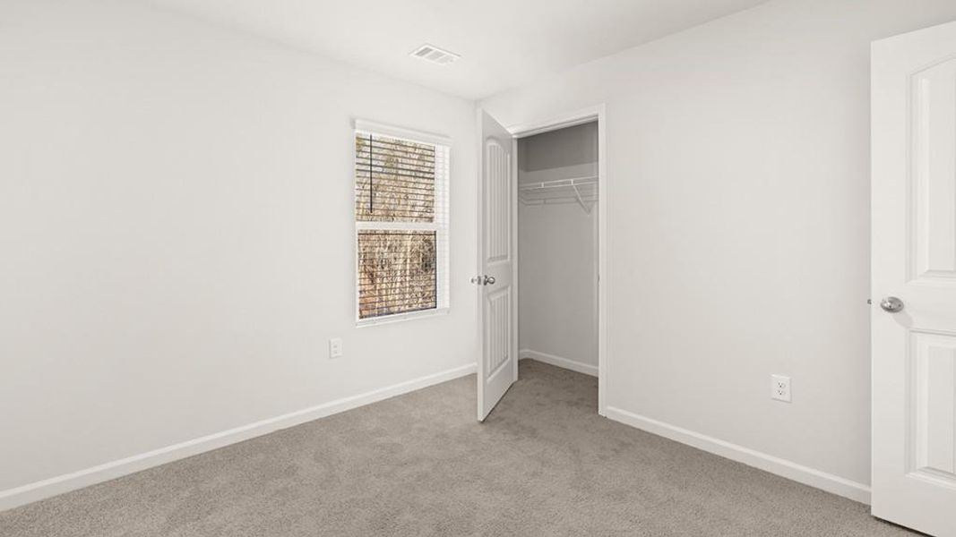 Spacious, unfurnished interior of a new home in Mountain Park, Dahlonega (Image 24).