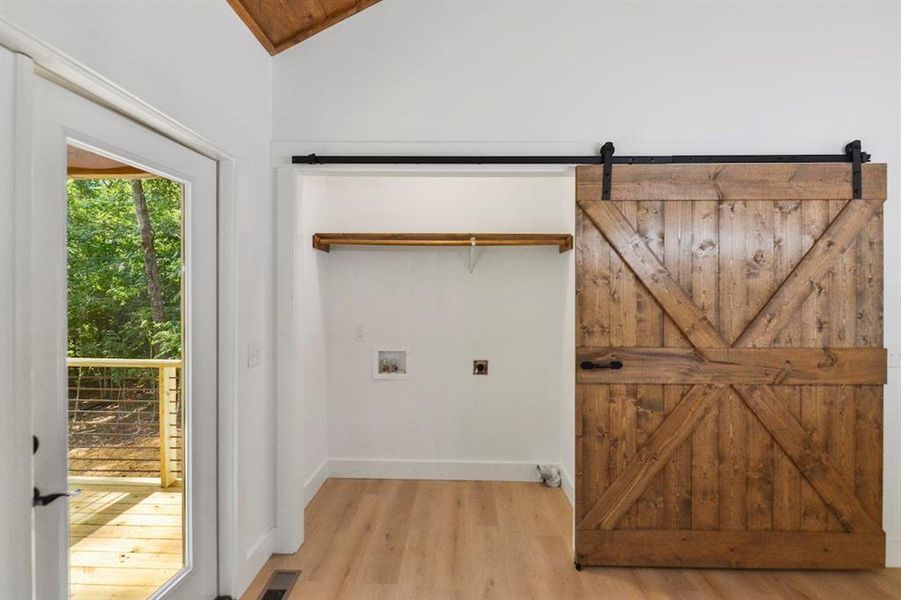 Spacious, unfurnished interior of a new home in , Ellijay (Image 14).