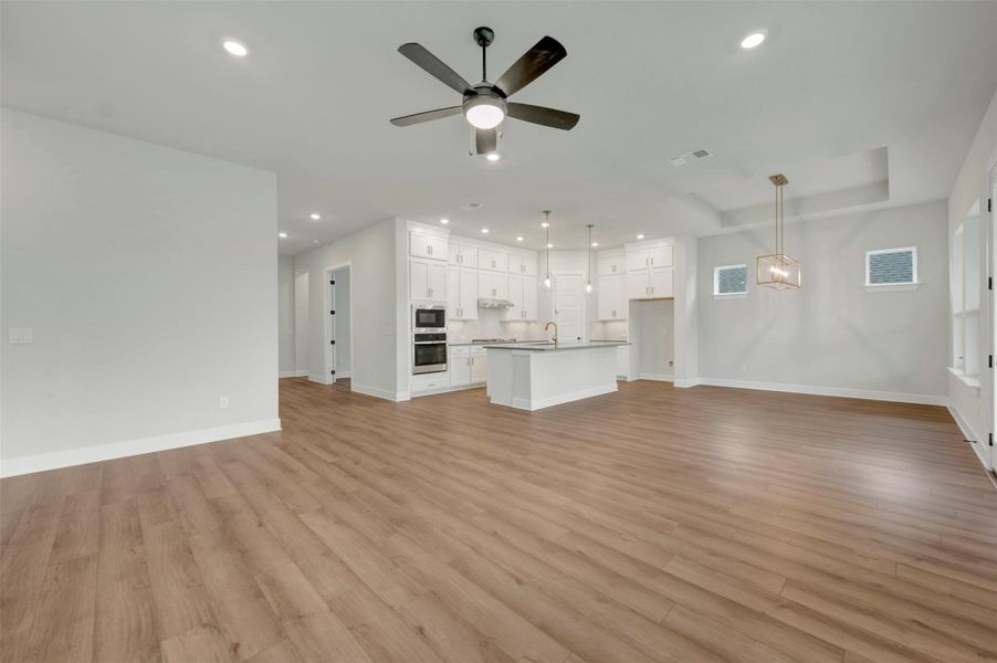 Family Room - Dining Area - Kitchen Family Room - Dining Area - Kitchen