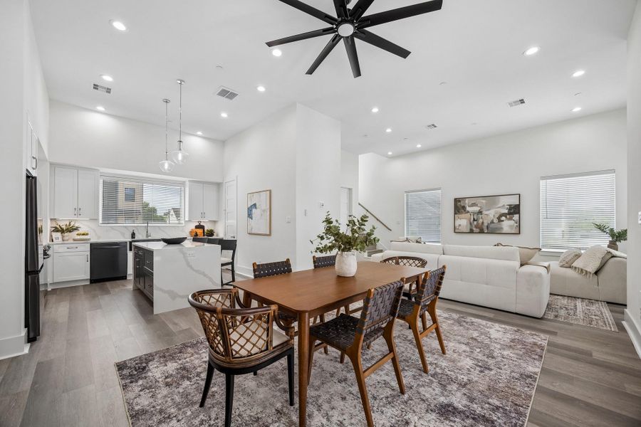 There is so much space to relax and entertain in this spacious open floor plan. There is so much space to relax and entertain in this spacious open floor plan.