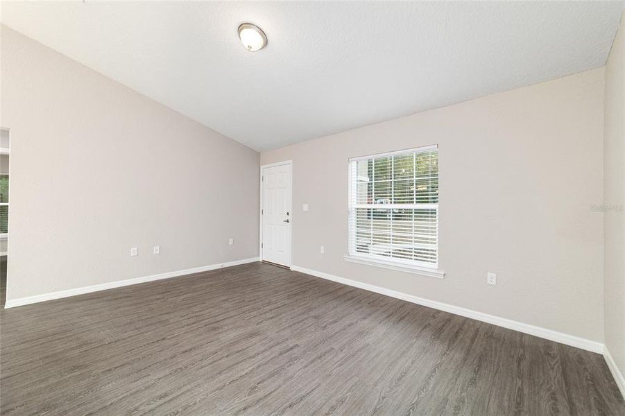 Spacious, unfurnished interior of a new home in , Summerfield (Image 36).