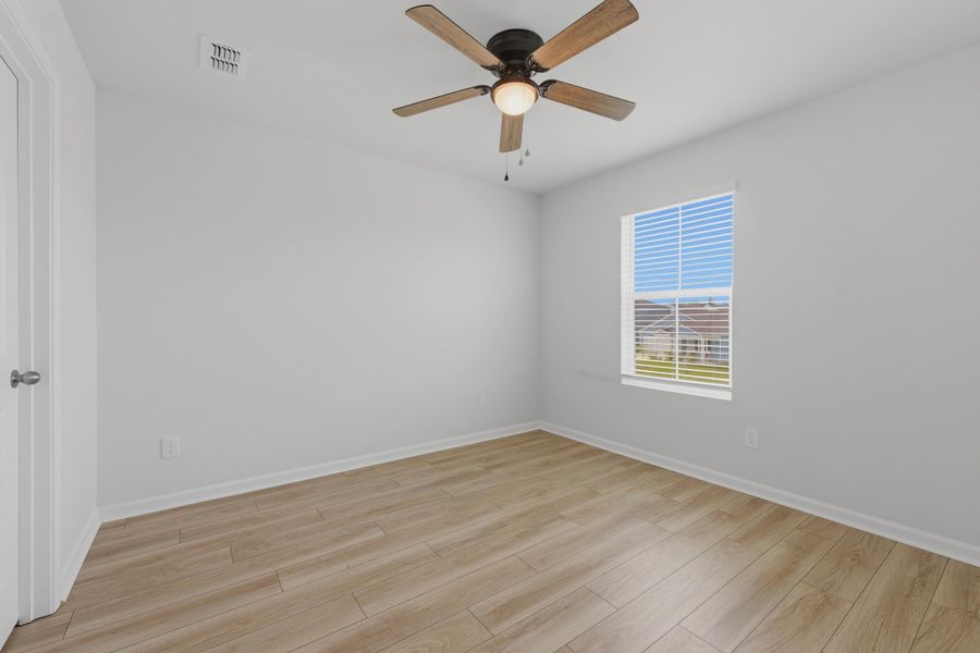 Spacious, unfurnished interior of a new home in Bradford Pointe, Summerville (Image 19).