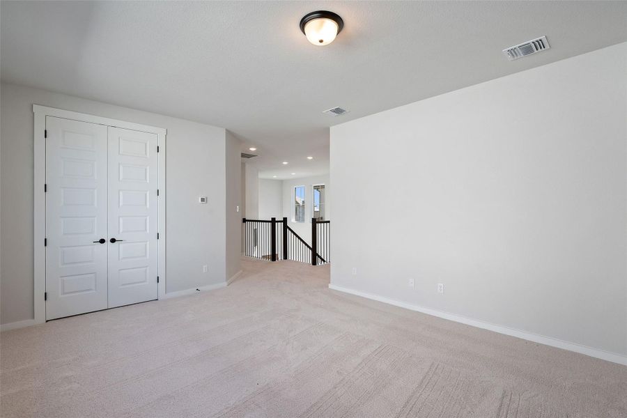 Spacious, unfurnished interior of a new home in Flora, Hutto (Image 32).