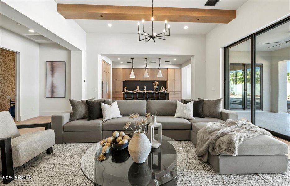 Great Room 12' Beamed Ceilings Great Room 12' Beamed Ceilings