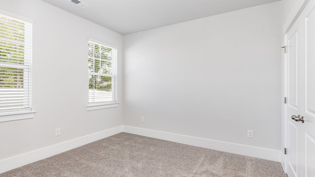Spacious, unfurnished interior of a new home in Eden Springs, Longs (Image 15).