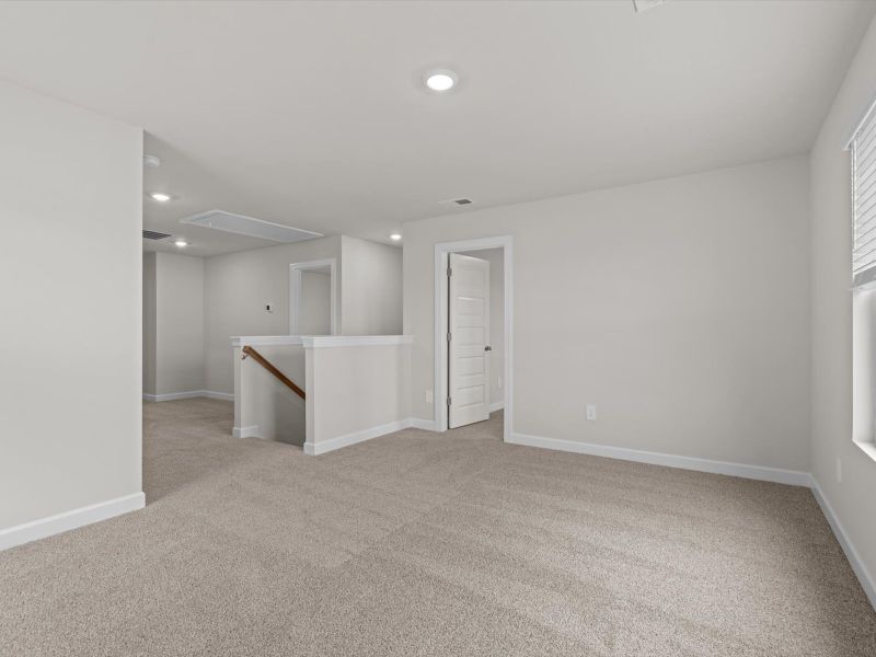 Spacious, unfurnished interior of a new home in Brayfield Manor - Heritage Collection, Wellford (Image 15).