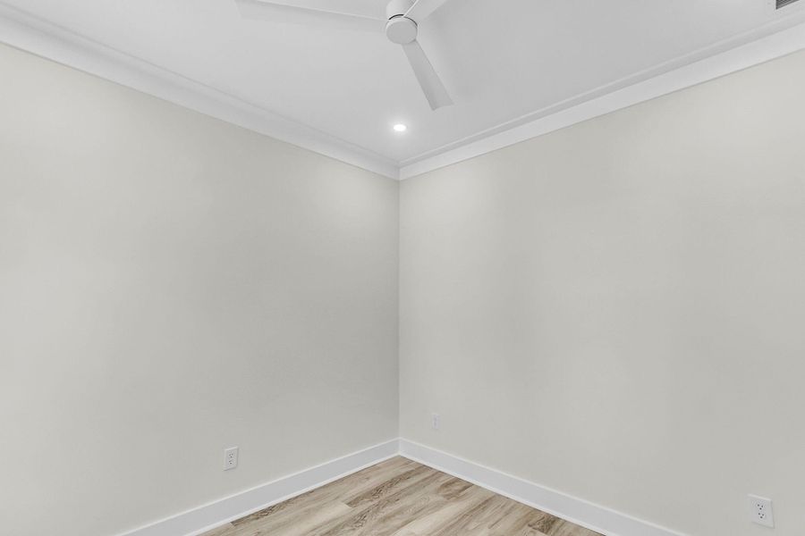 Spacious, unfurnished interior of a new home in , Charleston (Image 24).
