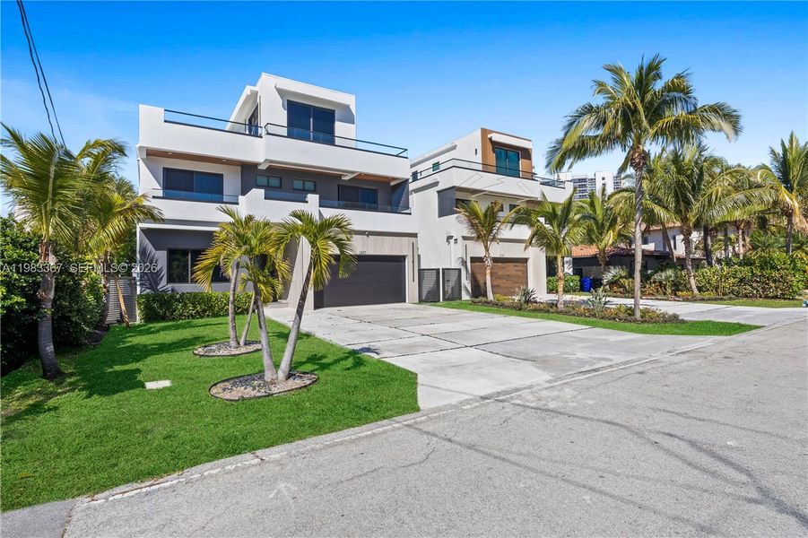 Front exterior of a new home in , Fort Lauderdale, FL, highlighting curb appeal (Image 32).