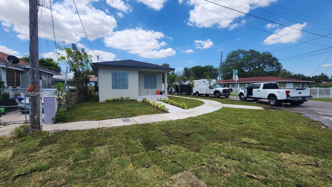 Image 6 of a home in . Image 6 of a home in .