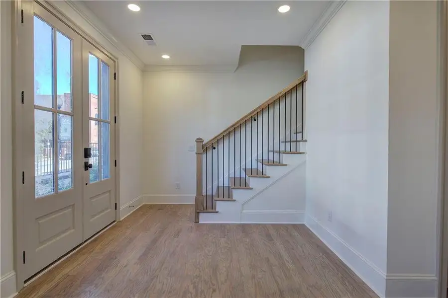 Spacious, unfurnished interior of a new home in , Cartersville (Image 10).