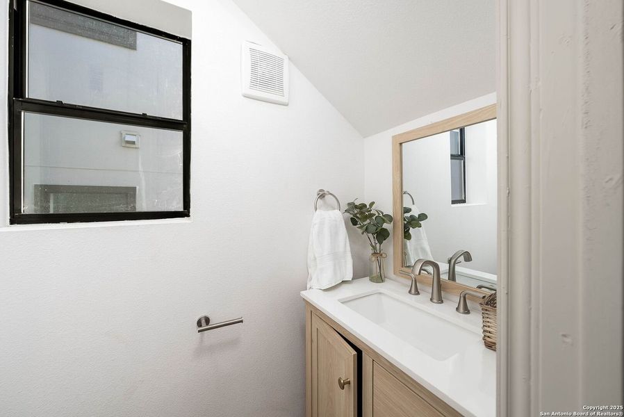 Image 18 of a home in .