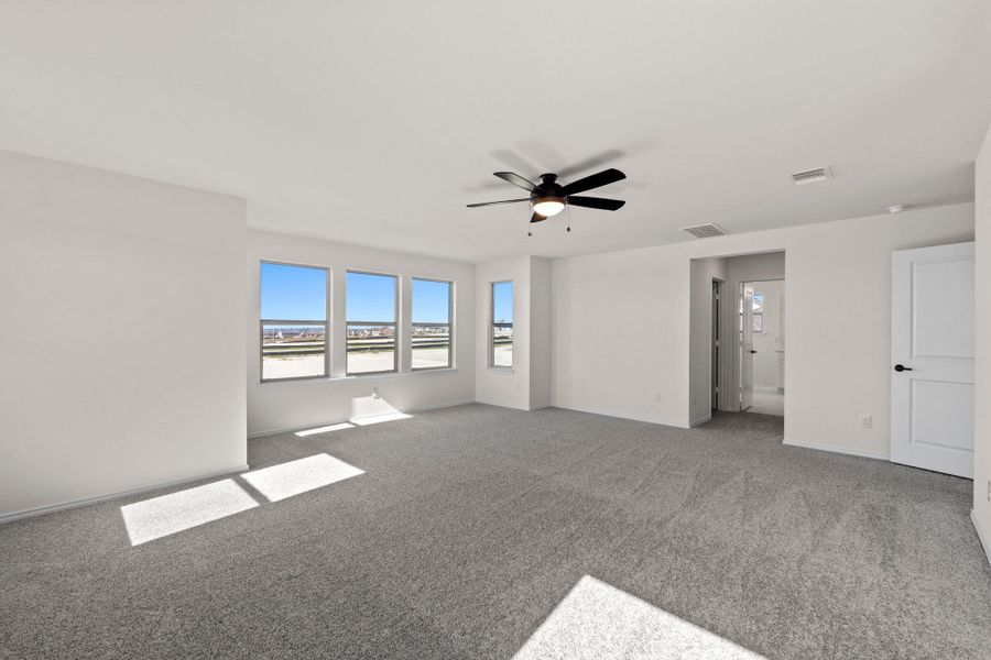 Spacious, unfurnished interior of a new home in Salerno - Classic Collection, Round Rock (Image 27).