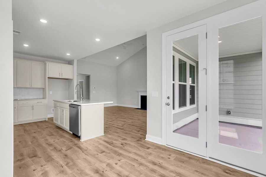 Spacious, unfurnished interior of a new home in Tidewater at Lakes of Cane Bay, Summerville (Image 17).