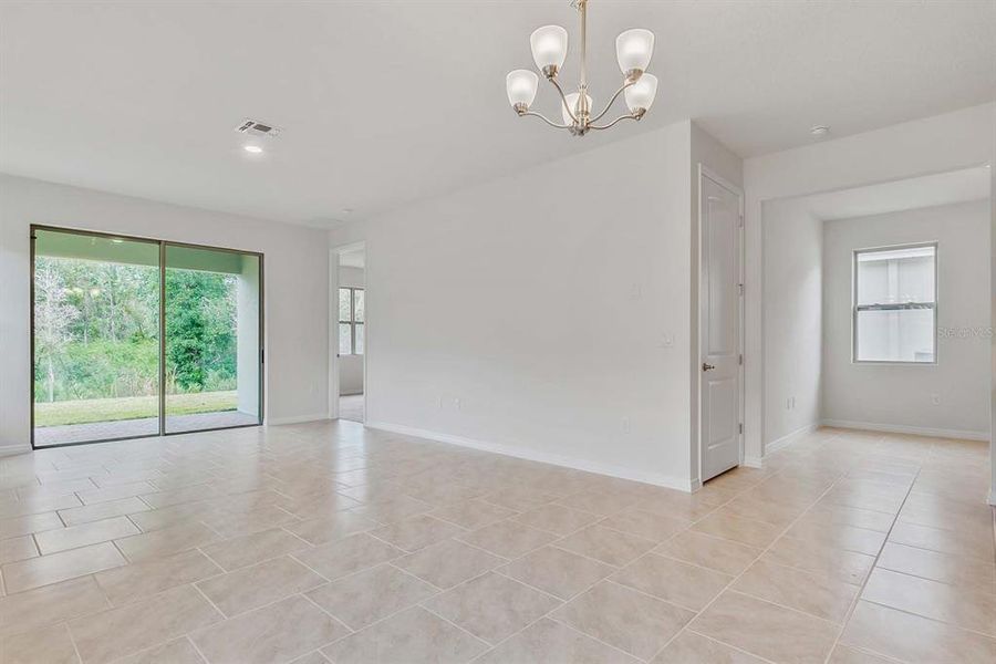 Spacious, unfurnished interior of a new home in Lakes of Mount Dora, Mount Dora (Image 6).
