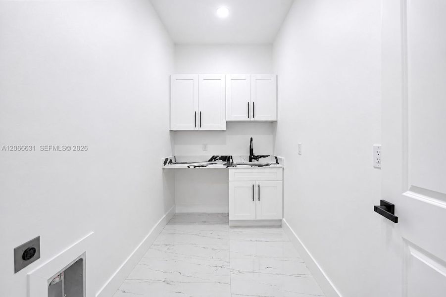 Furnished interior view inside a new home in , Lehigh Acres (Image 6).