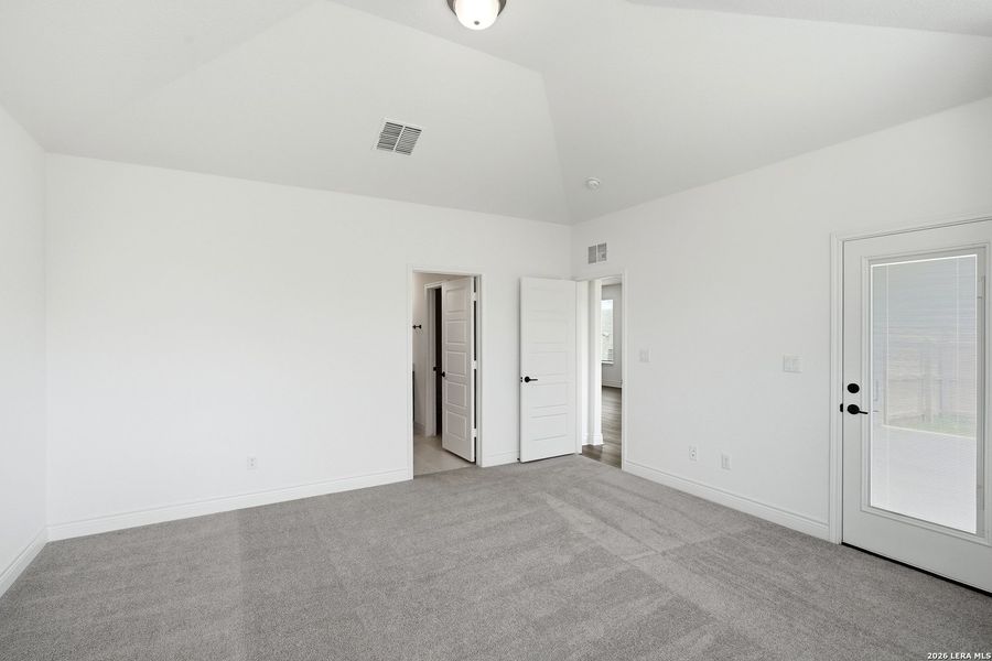 Spacious, unfurnished interior of a new home in Bison Ridge, San Antonio (Image 21). Spacious, unfurnished interior of a new home in Bison Ridge, San Antonio (Image 21).
