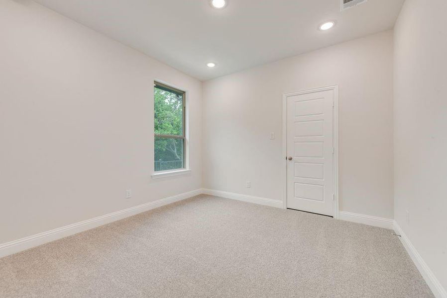 Spacious, unfurnished interior of a new home in Valencia On The Lake, Little Elm (Image 24).