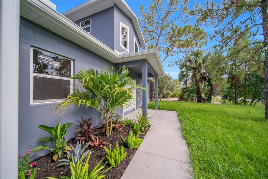 Exterior details and patio area of a home in , Lehigh Acres (Image 27).