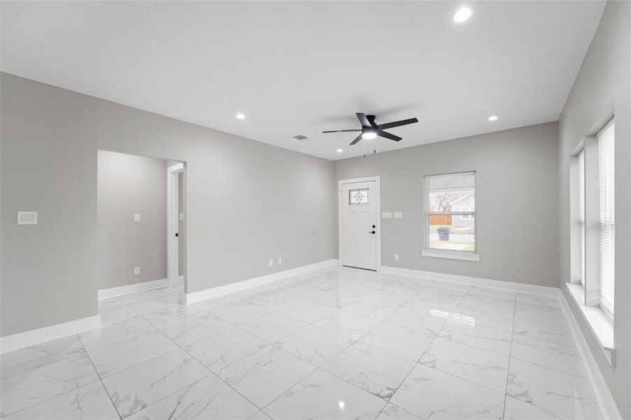 Spacious, unfurnished interior of a new home in , Dallas (Image 29).