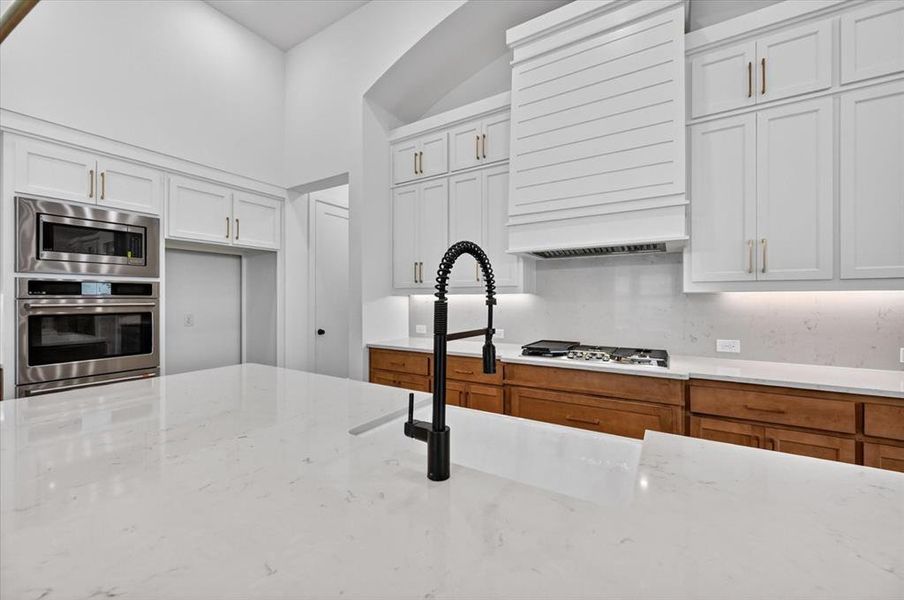 Furnished interior view inside a new home in Quail Hollow, Rockwall (Image 11).