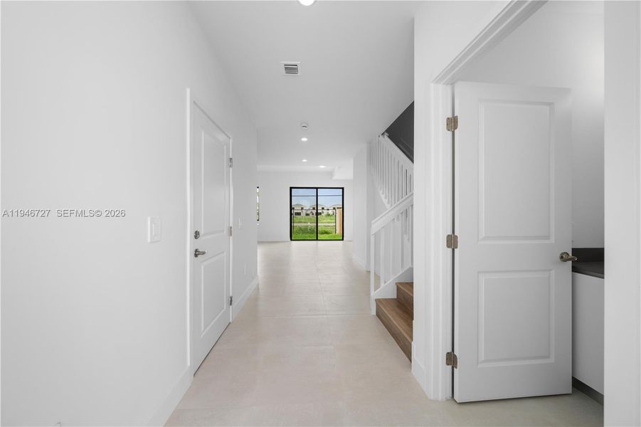 Spacious, unfurnished interior of a new home in , Florida City (Image 31).