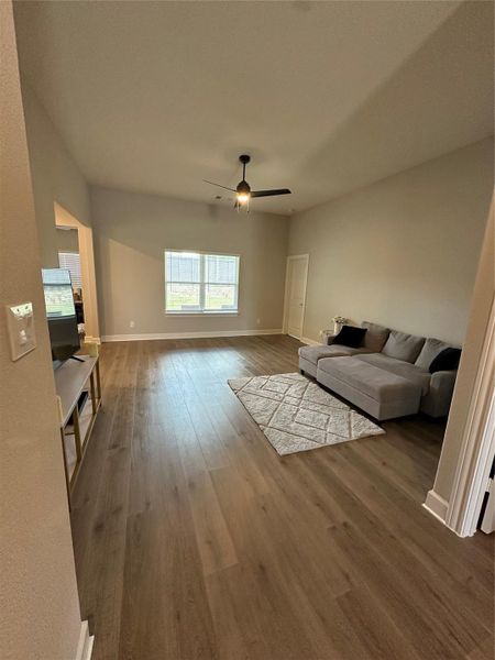 Spacious, unfurnished interior of a new home in Vista West, Fort Worth (Image 13).