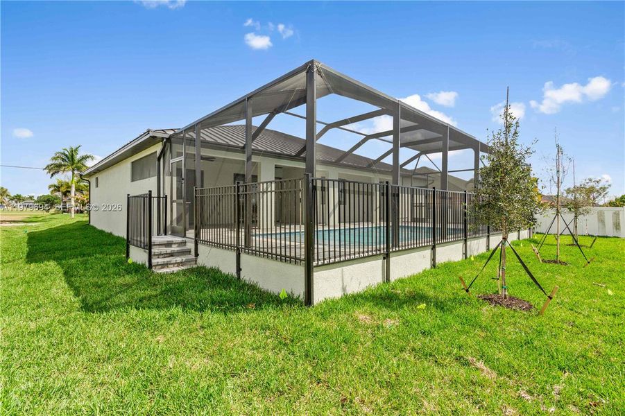 Relax on the screened lanai and enjoy Southwest Florida’s sunshine, breezes, and outdoor living. Relax on the screened lanai and enjoy Southwest Florida’s sunshine, breezes, and outdoor living.