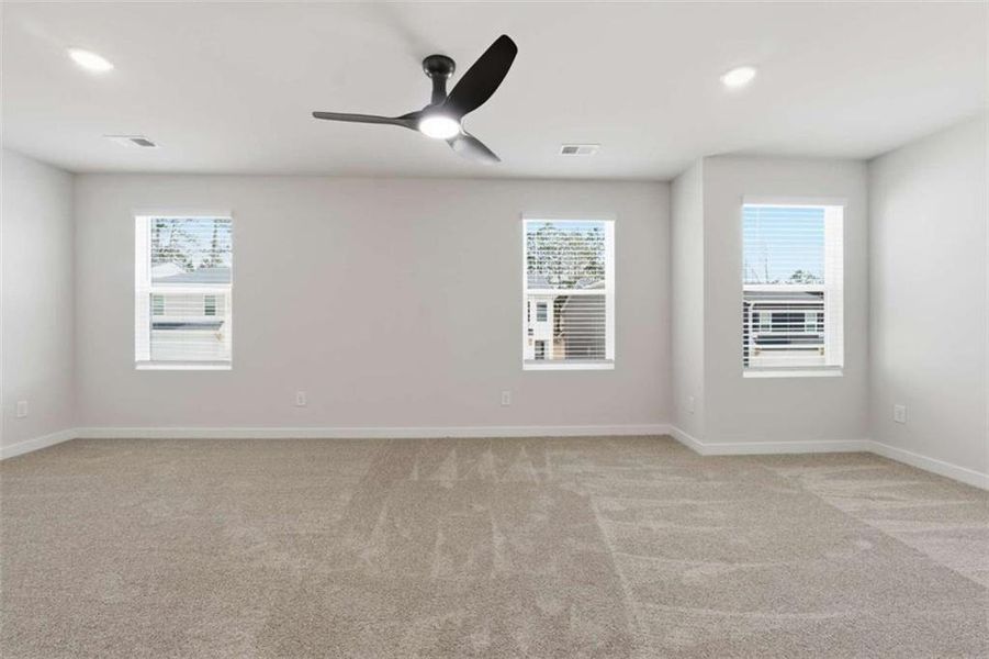 Spacious, unfurnished interior of a new home in The Enclave at Stonewall Station, Union City (Image 18).