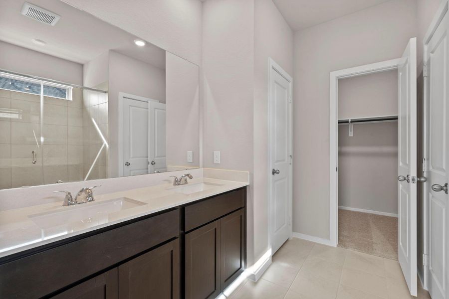 Furnished interior view inside a new home in Arabella on the Prairie, Richmond (Image 9).