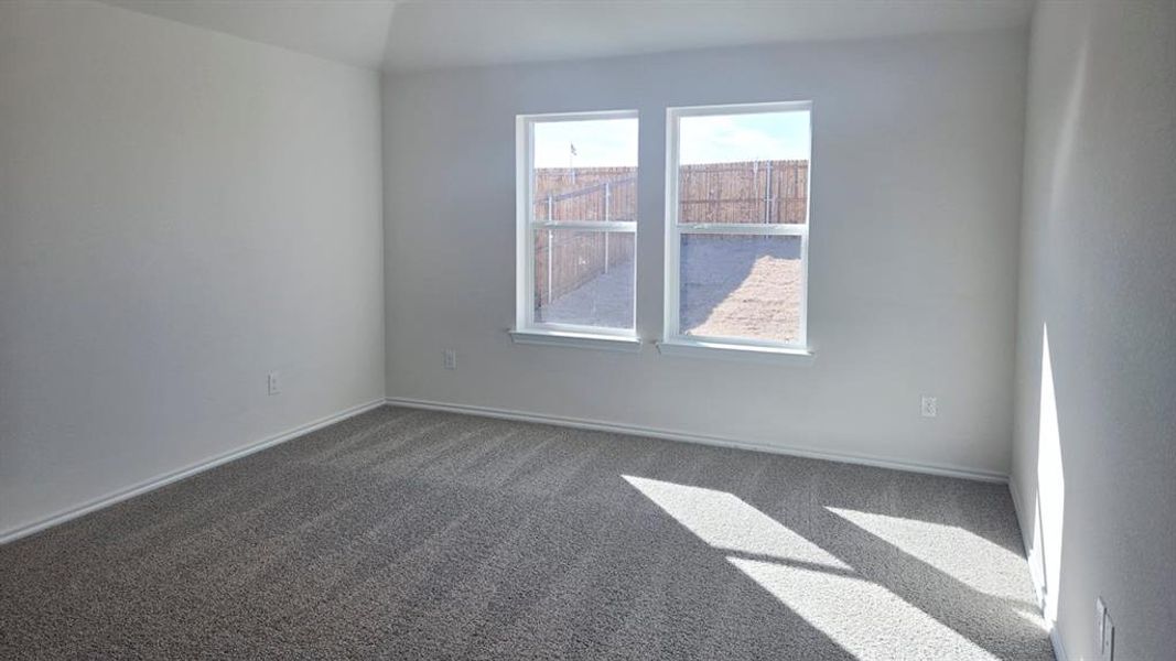 Spacious, unfurnished interior of a new home in Hanolley Hills, Sherman (Image 9).
