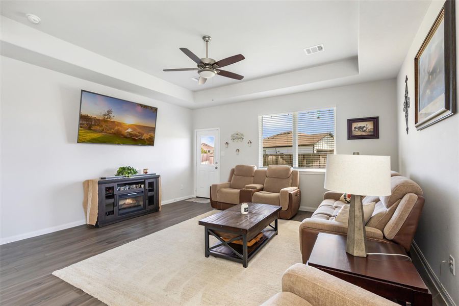 Furnished interior view inside a new home in Granger Pines, Conroe (Image 13).