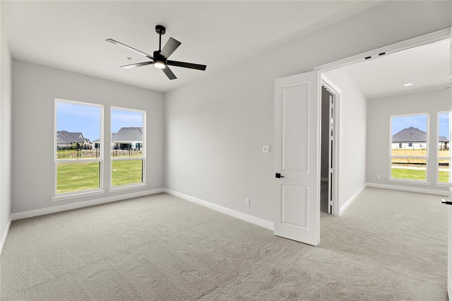 Spacious, unfurnished interior of a new home in Las Brisas at Stoney Creek, Sunnyvale (Image 26). Spacious, unfurnished interior of a new home in Las Brisas at Stoney Creek, Sunnyvale (Image 26).