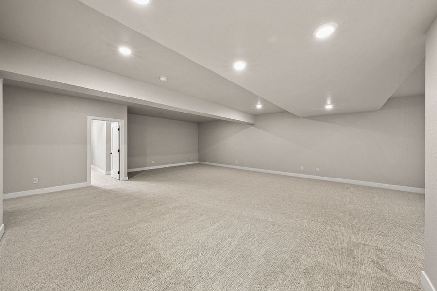 Spacious, unfurnished interior of a new home in Trumark Homes at Sterling Ranch, Littleton (Image 35).