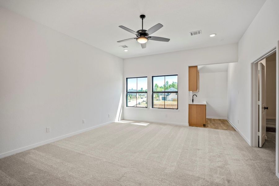 Spacious, unfurnished interior of a new home in Colton, Montgomery (Image 36).