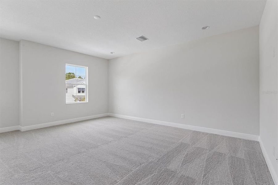 Spacious, unfurnished interior of a new home in Two Rivers, Zephyrhills (Image 22).