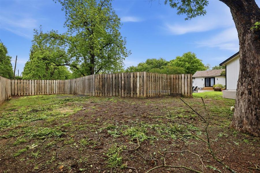Extra yard space, perfect animals or possible basketball court. Extra yard space, perfect animals or possible basketball court.