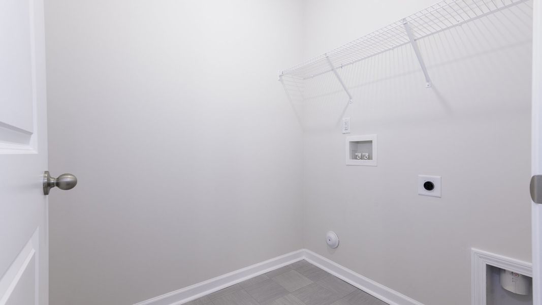 Spacious, unfurnished interior of a new home in Bryson Park, Lexington (Image 13).