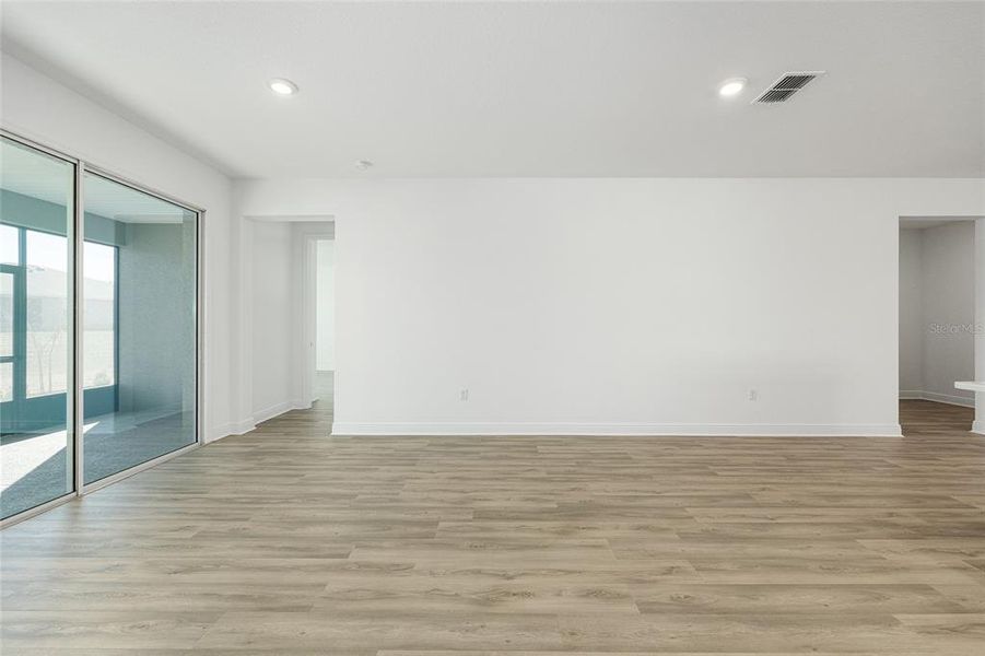Spacious, unfurnished interior of a new home in , Ocala (Image 46).