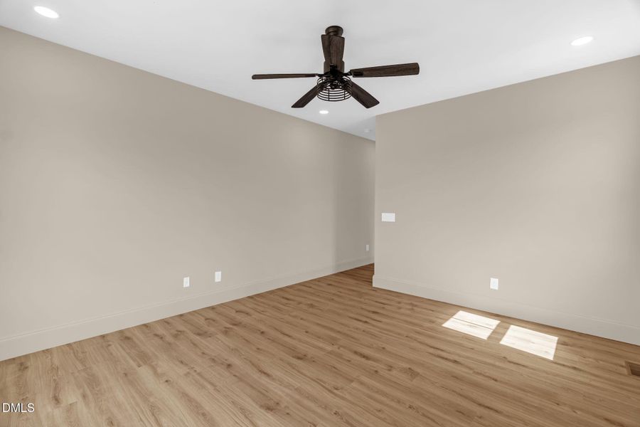 26-web-or-mls-8810 Rudy Dr-25